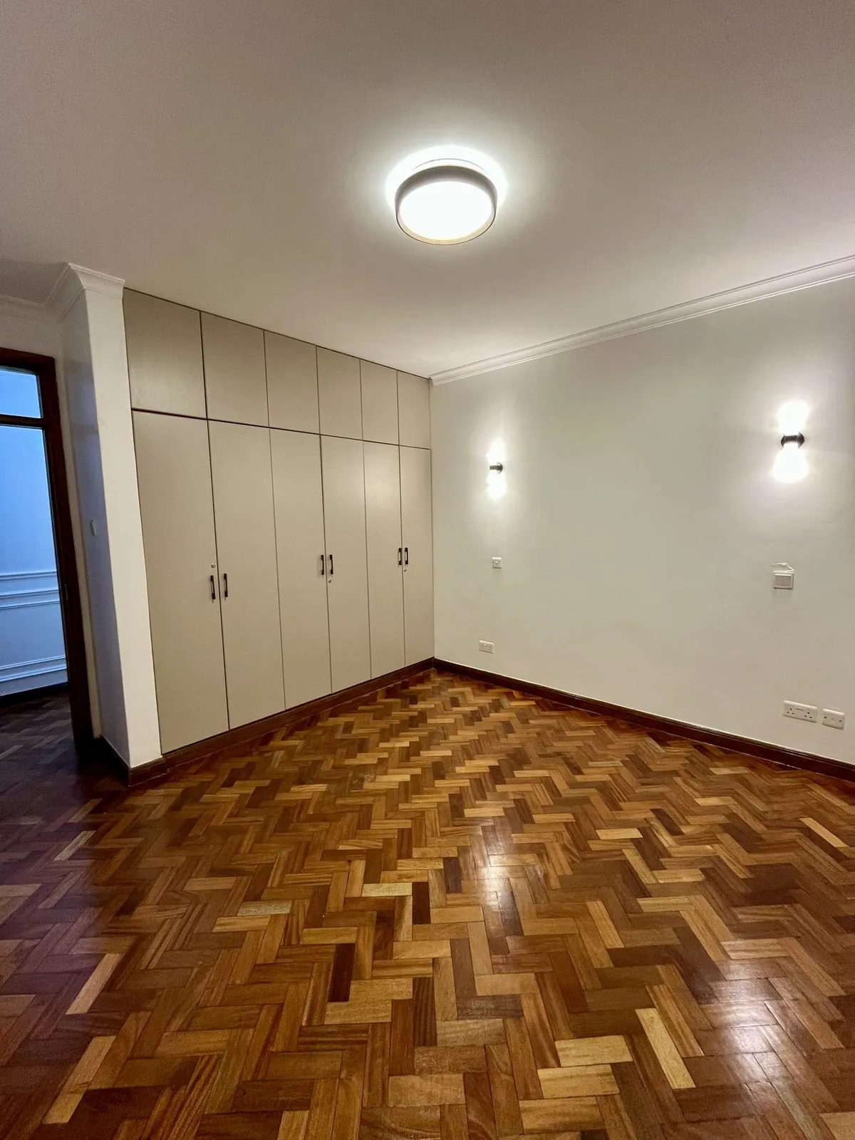 Modern Contemporary interior Finishes by Kloche Interiors at Tottenham Apartment Make-over, Lavington, Nairobi — view 67