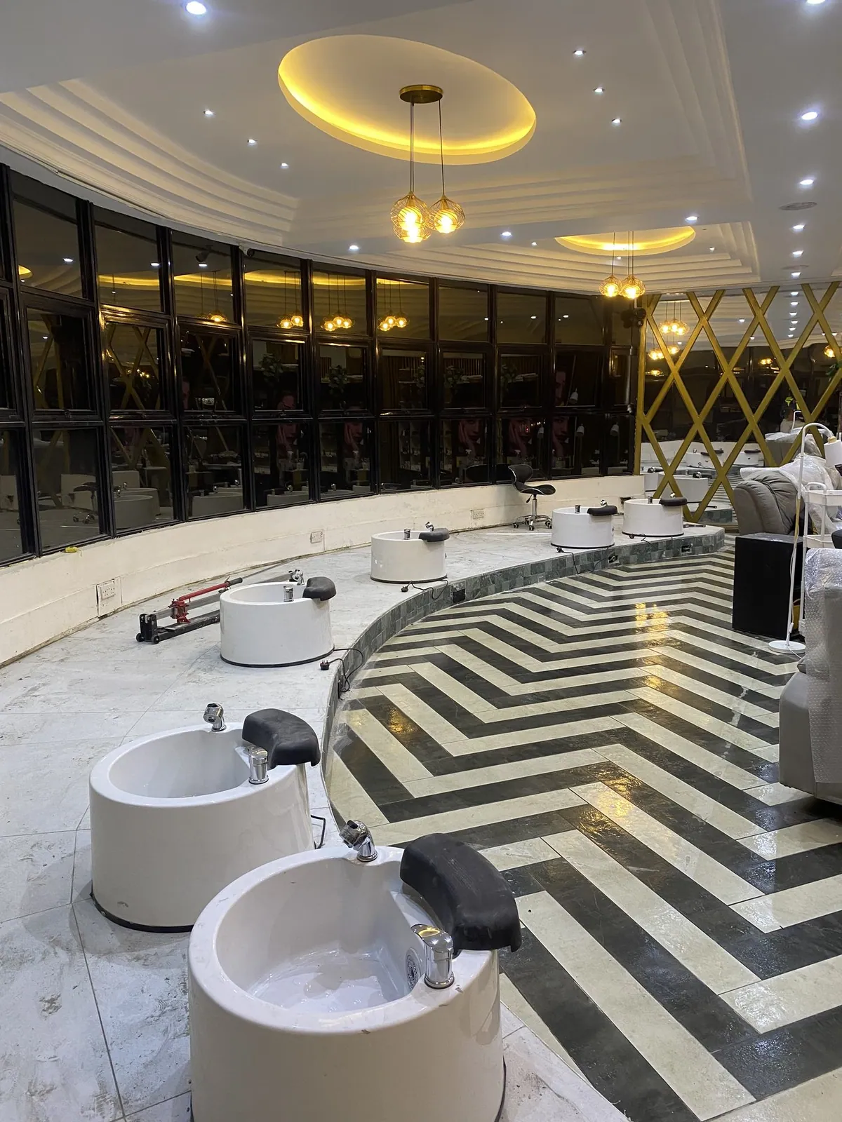 Modern Luxury commercial Interior Fit-Out by Kloche Interiors at Pam Nail Lacquer Westlands Branch, Westlands, Nairobi — view 24