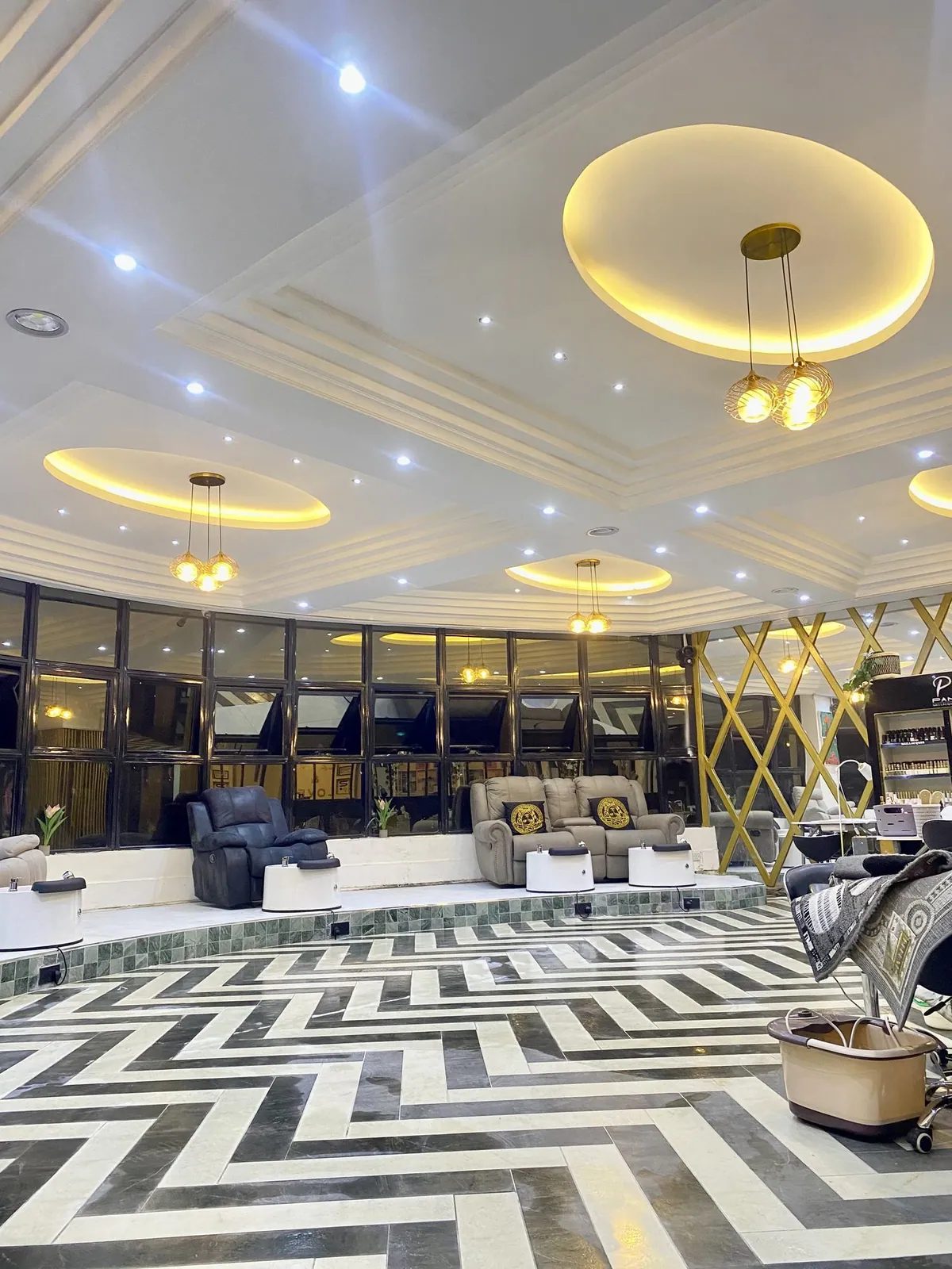 Modern Luxury commercial Interior Fit-Out by Kloche Interiors at Pam Nail Lacquer Westlands Branch, Westlands, Nairobi — view 18