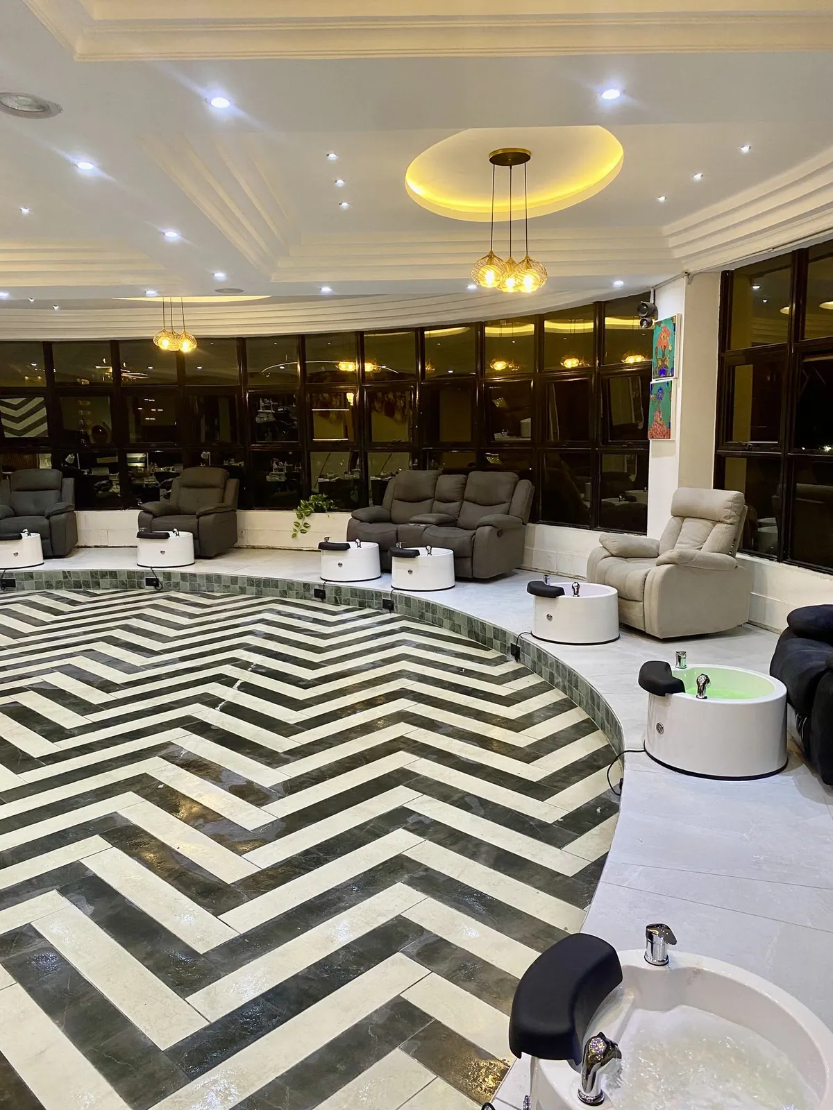 Modern Luxury commercial Interior Fit-Out by Kloche Interiors at Pam Nail Lacquer Westlands Branch, Westlands, Nairobi — view 15
